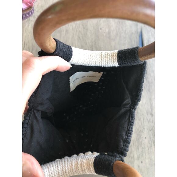 Laude the Label Mini Macrame Black and White Bag with Wooded Handles - Picture 5 of 5